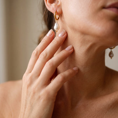 Luna Pearl Earrings
