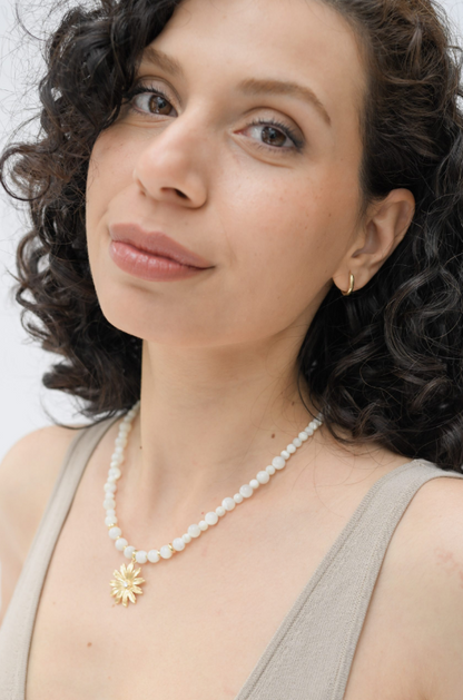 Daisy Mother of Pearl Necklace