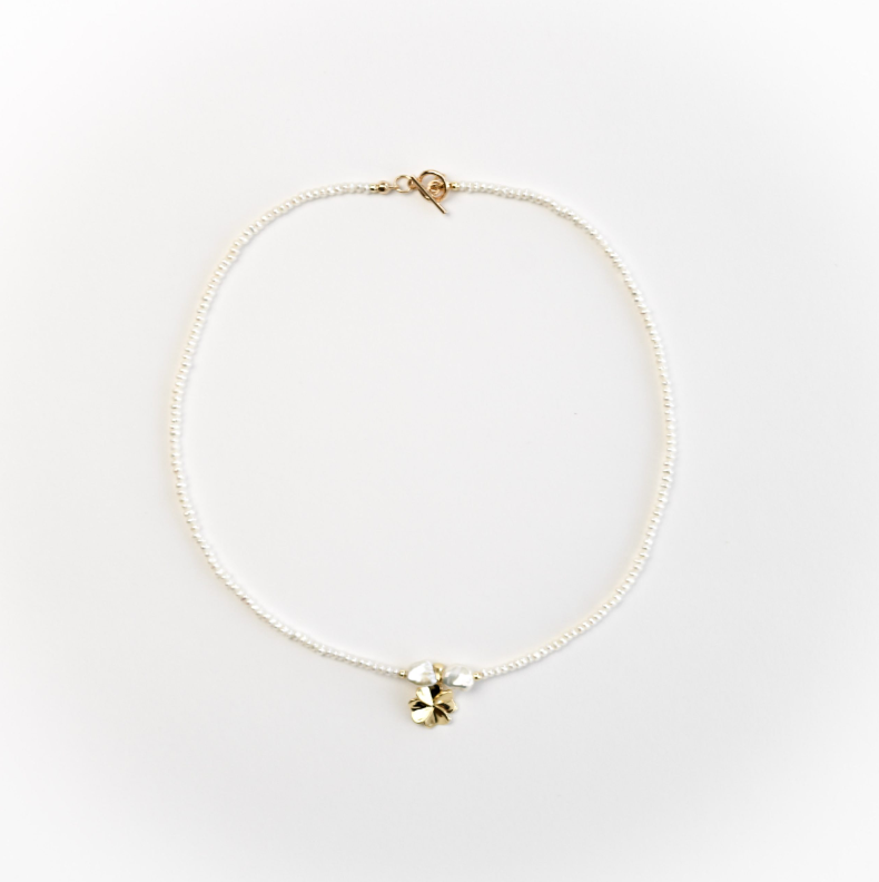 Lucky Four Leaf Clover Charm Pearl Necklace